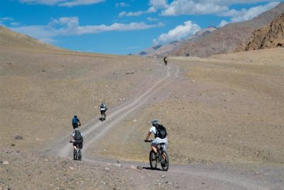 Bikereise in Ladakh: Goldener Herbst