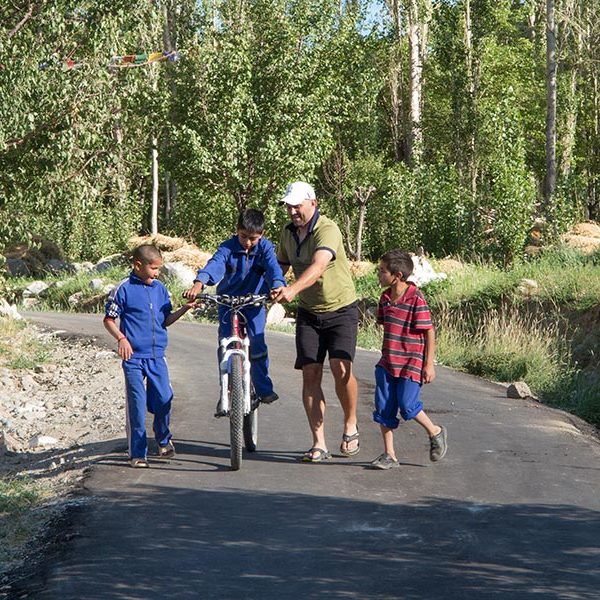 Bikereise in Ladakh: Goldener Herbst