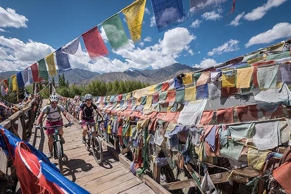 Bikereise in Ladakh: Goldener Herbst