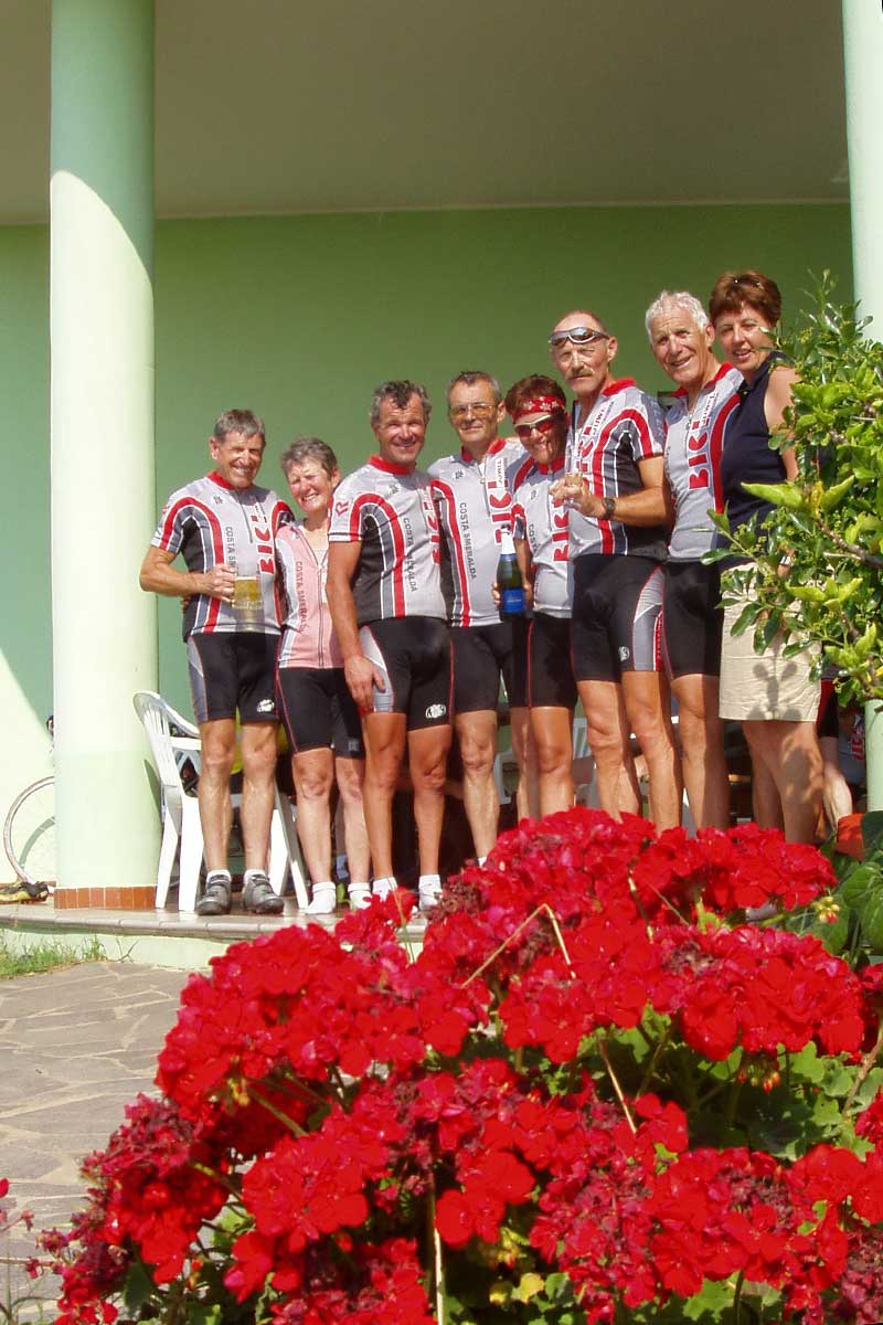 Marco Bissig mit Team von BICI Radsportferien auf Sardinien im Jahr 1999